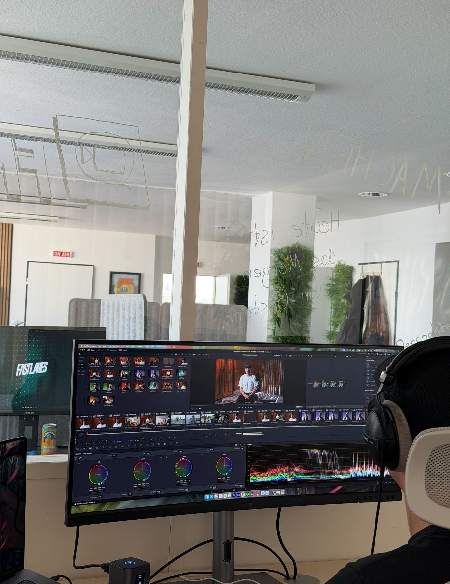 Schnittplatz im FASTLANES-Büro